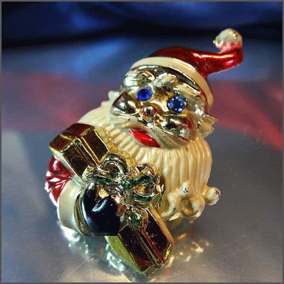 1960s Metallic Enamel Santa Claus Vintage Christmas Pin 17029 - Picture 2 of 6